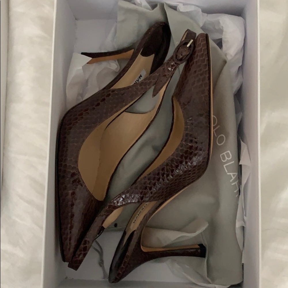 Manolo Blahnik Brand New Brown sling back 38